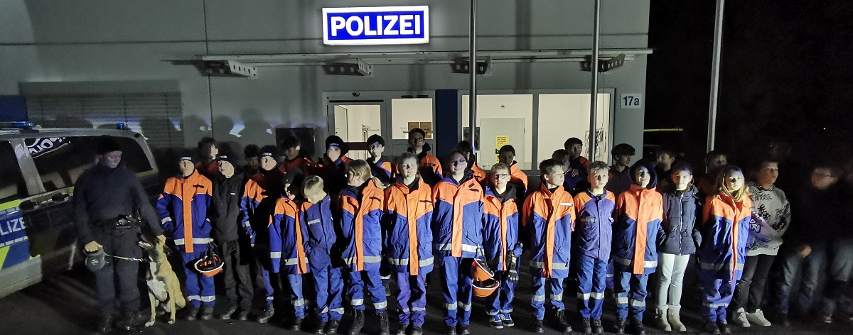 Jugendfeuerwehr Nümbrecht besucht die Polizei in Waldbröl